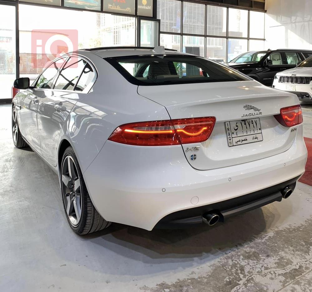 جاكوار XE